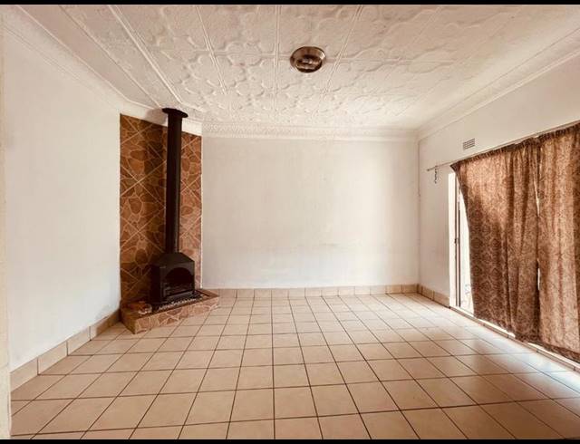 4 BEDROOM HOUSE FOR SALE IN BOKSBURG NORTH